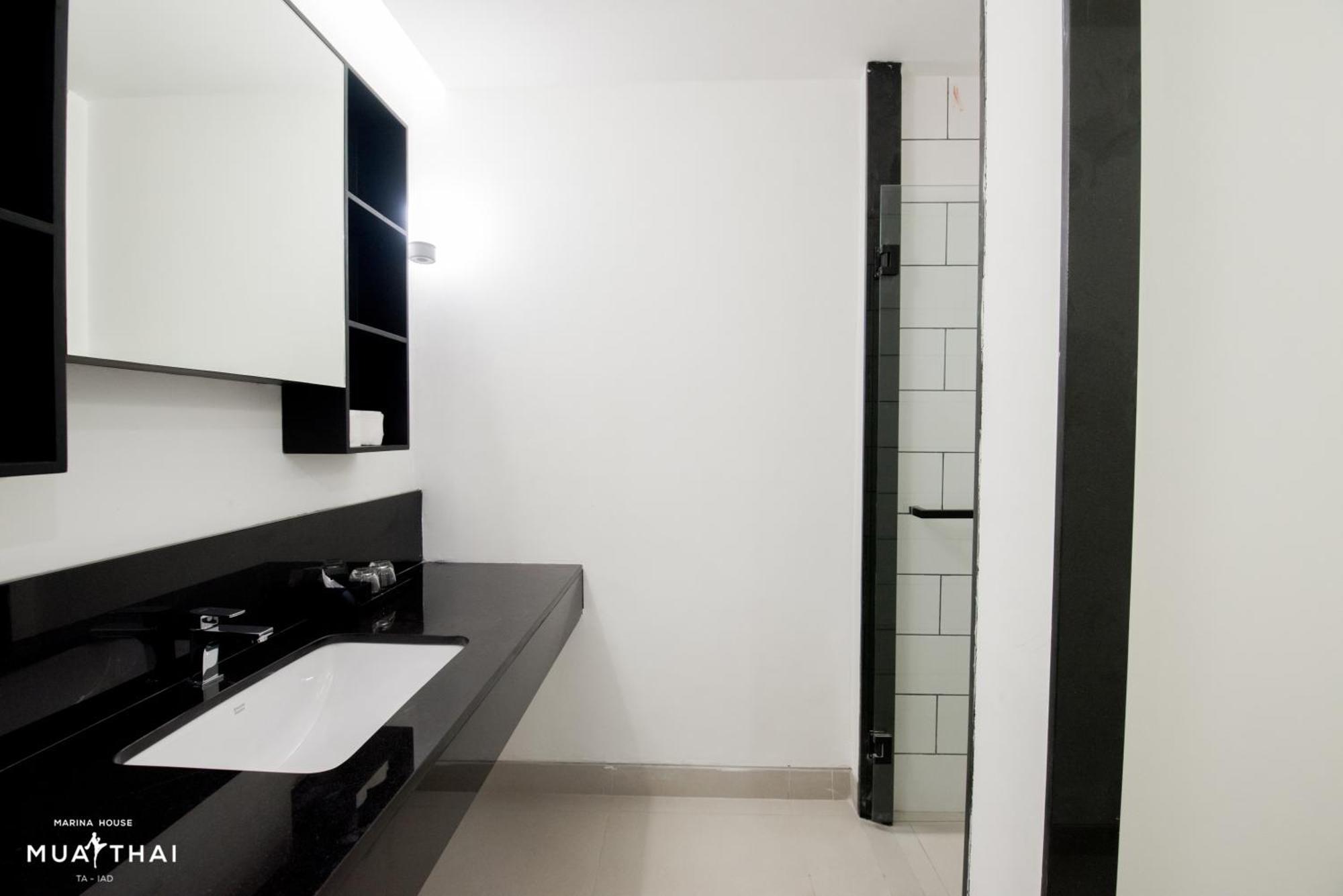 Marina House Muaythai Ta-iad Phuket 4*