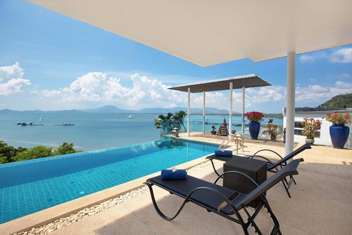 Villa Blue Horizons At The Bay