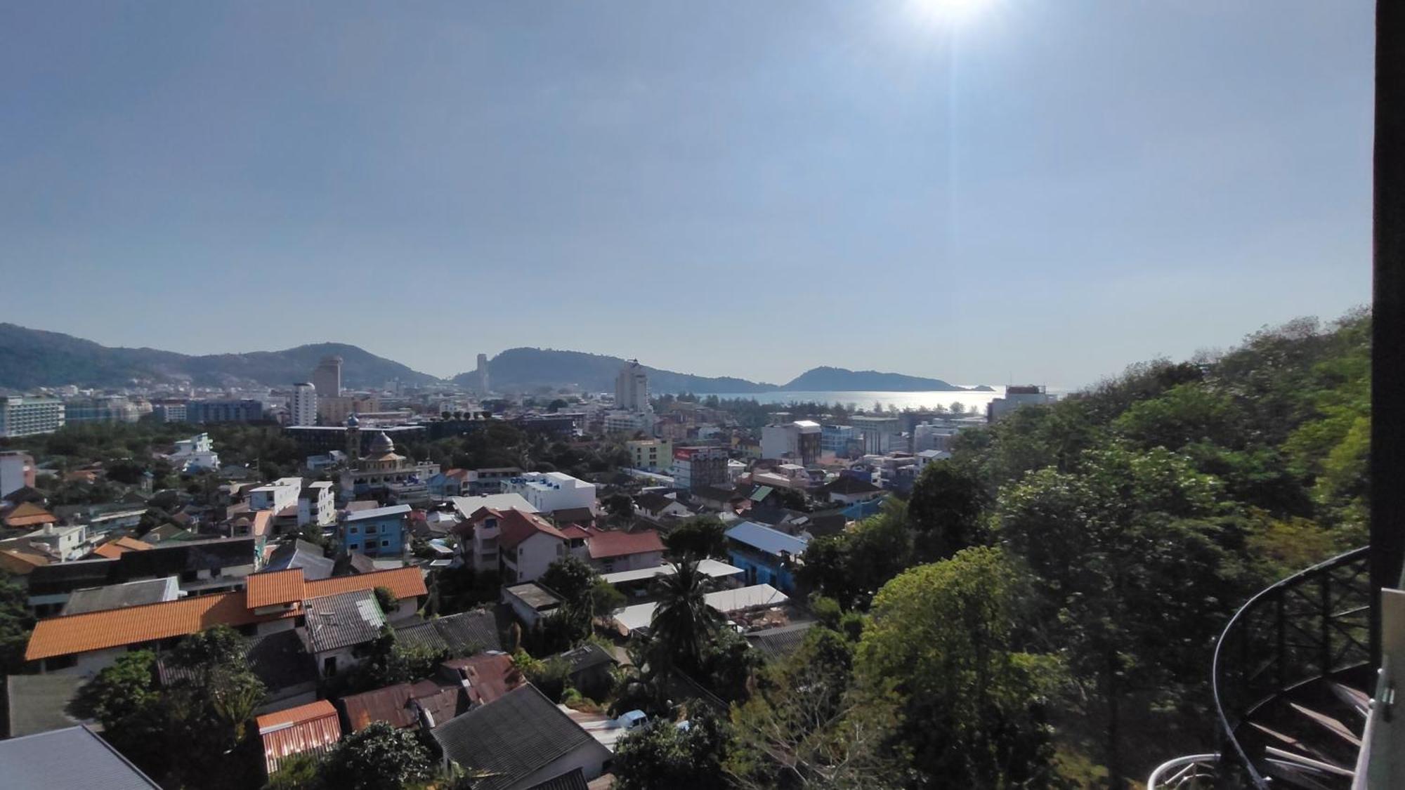 Emerald Terrace 2 Bedrooms Panoramic Ocean View Floor Apartment
