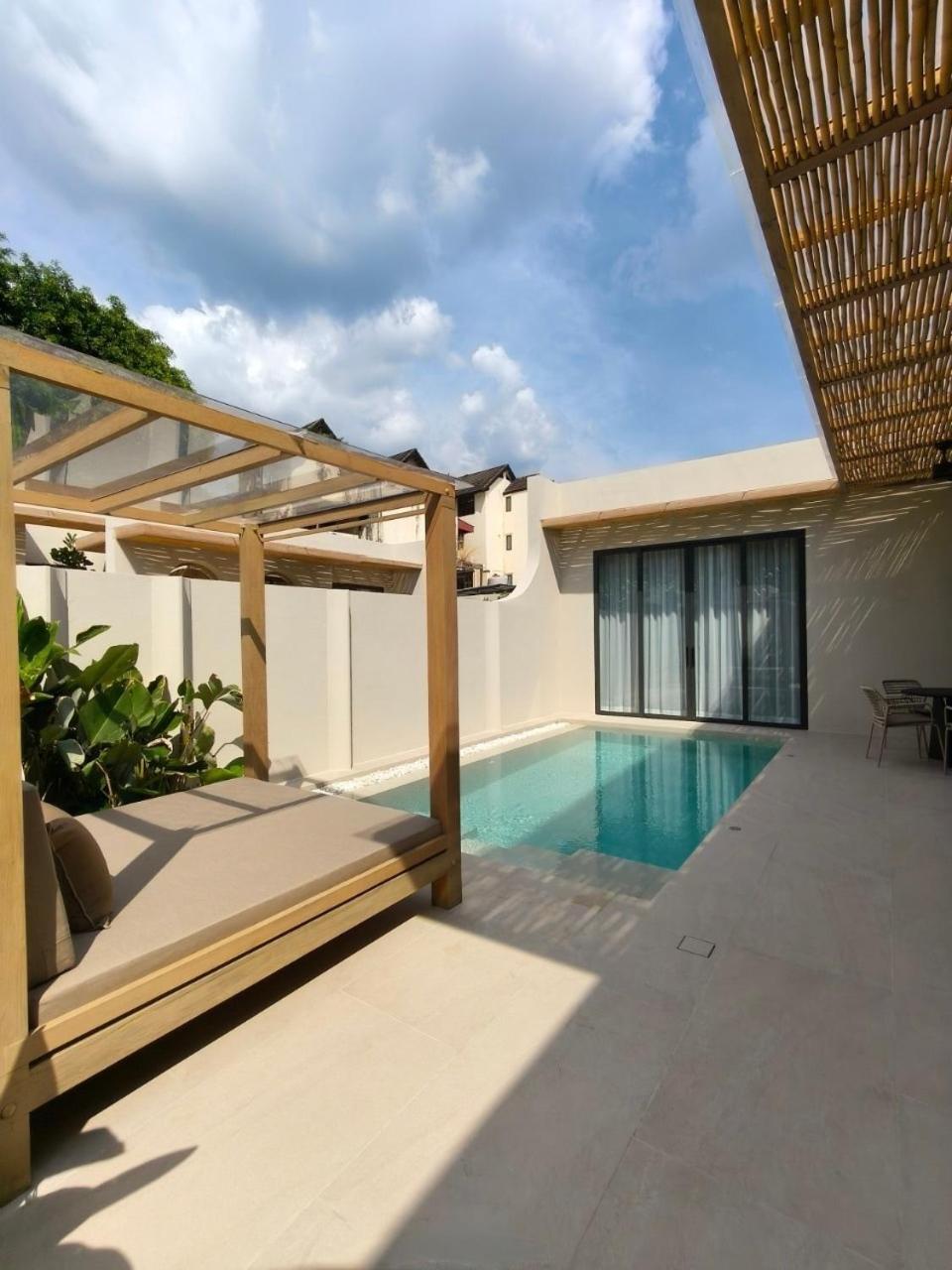Eden & Phuket 4*