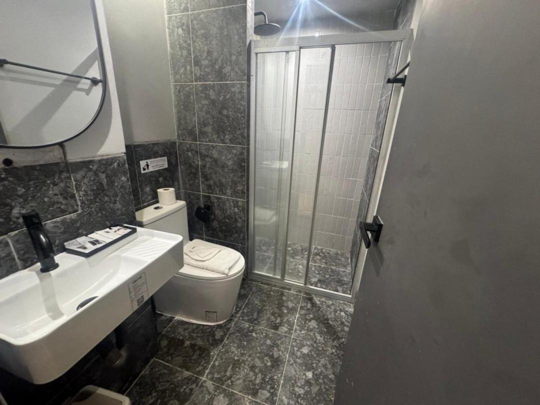 Leon's Loft House Hostel Patong