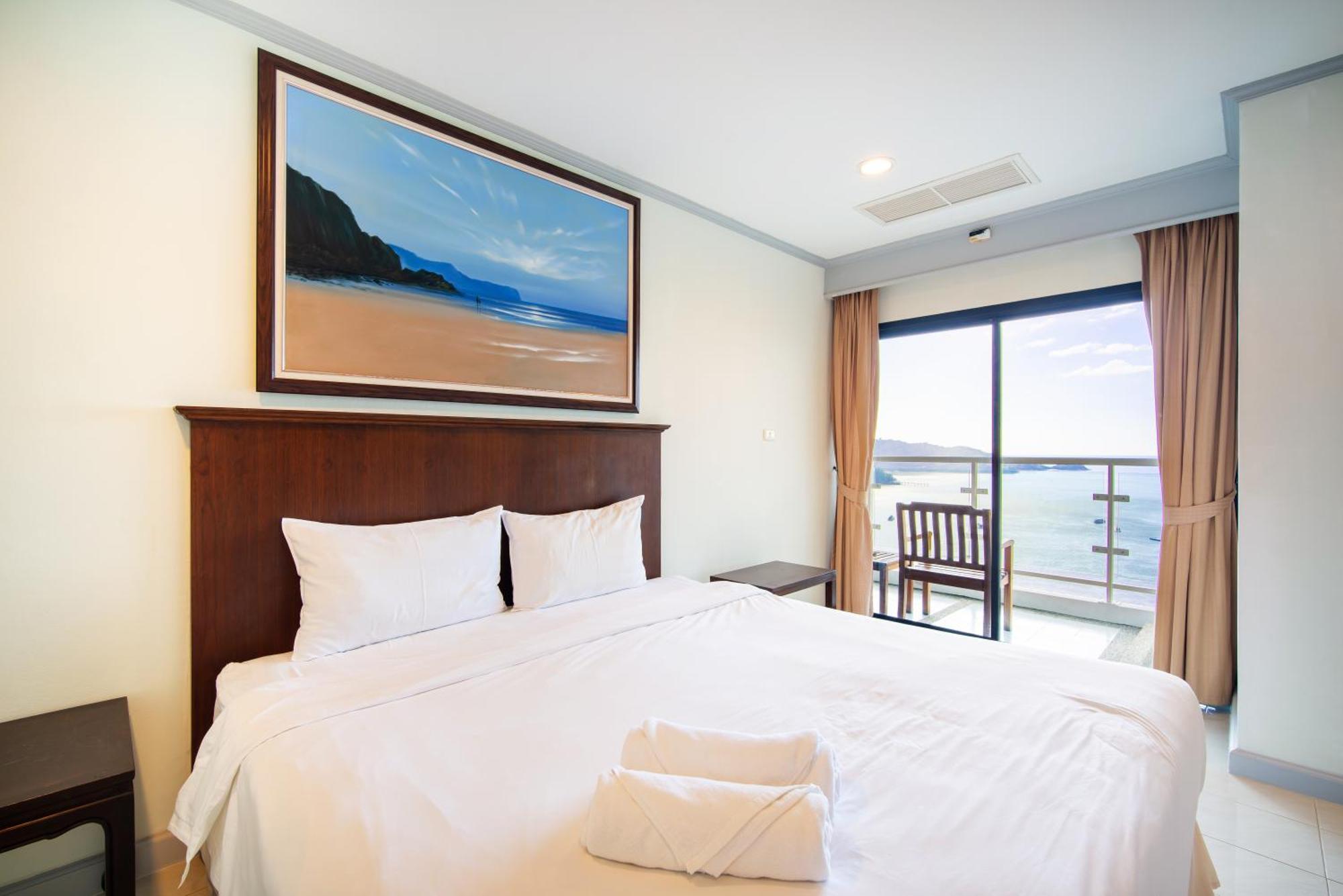 Tower Superior Seaview 3br 2402 *
