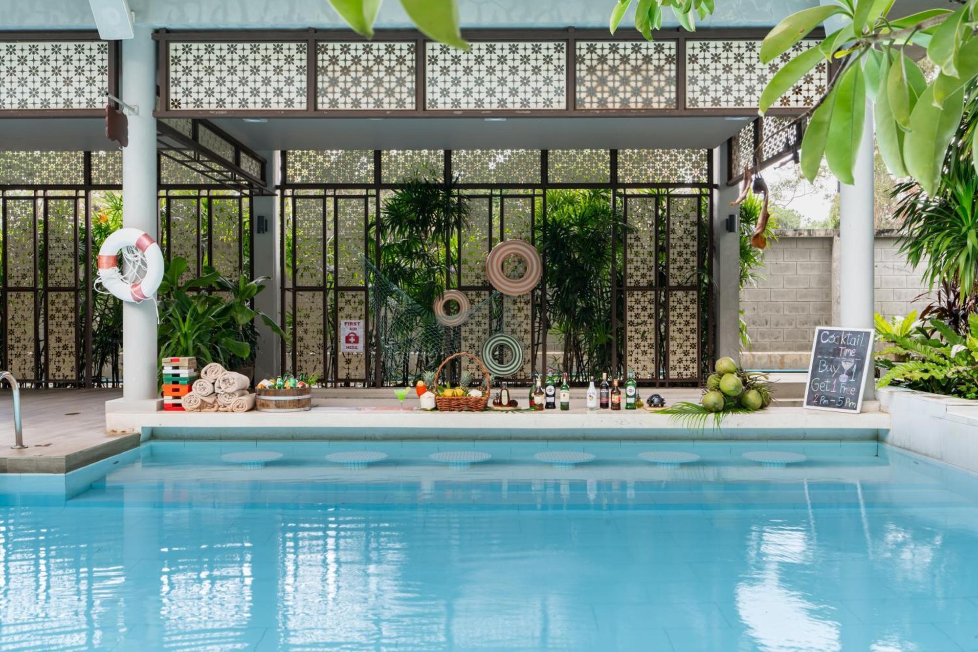 Proud Phuket, Naiyang Hotel
