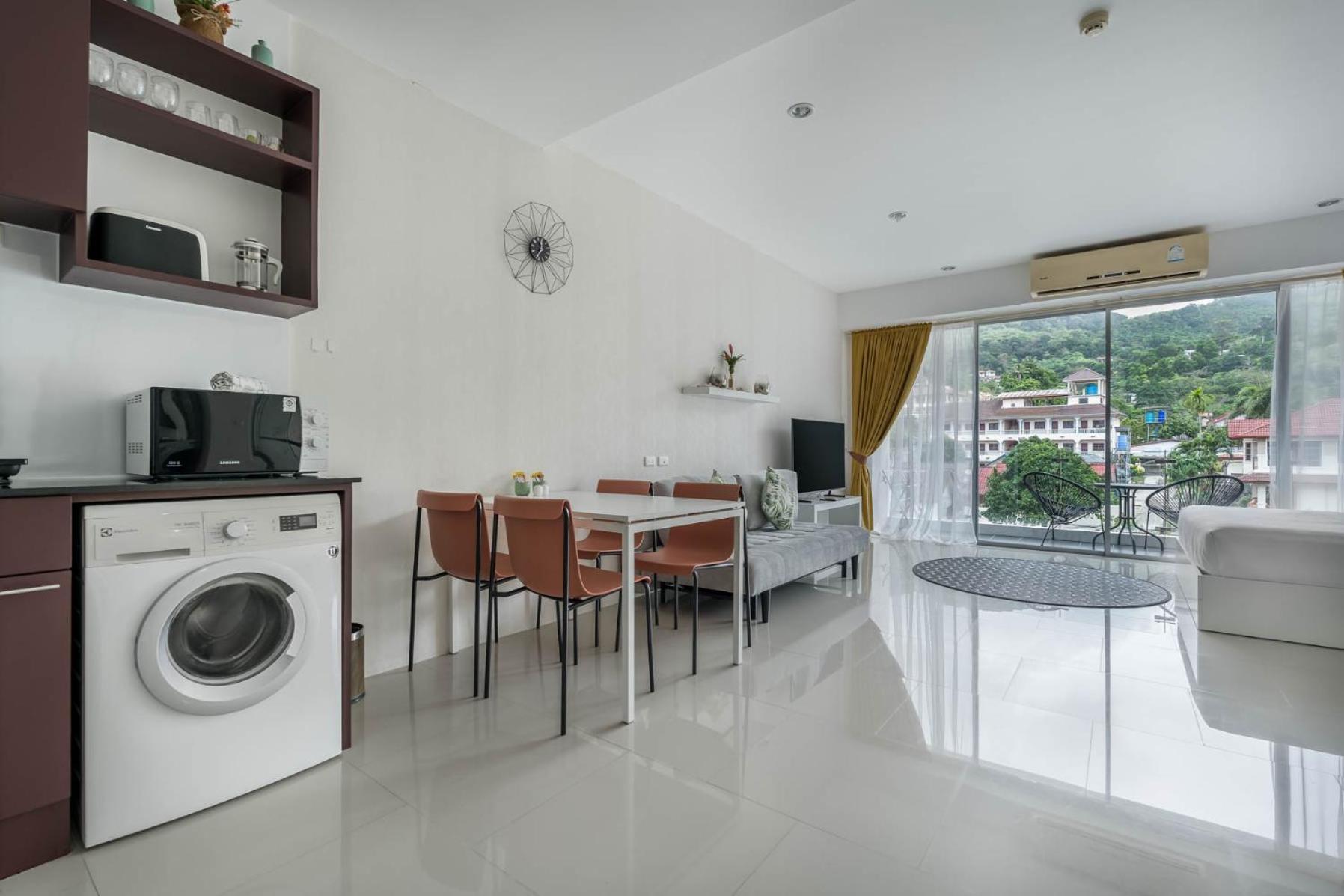 Chic By Redfox Hospitality Apartment