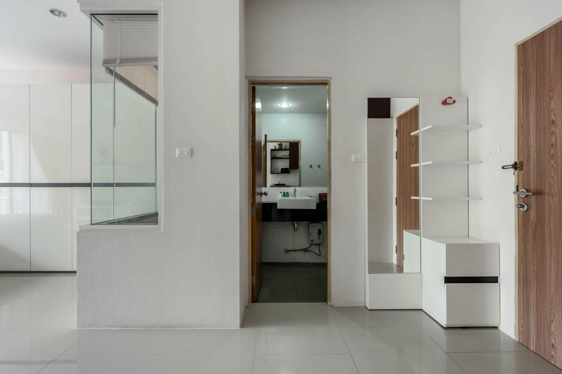 Chic By Redfox Hospitality