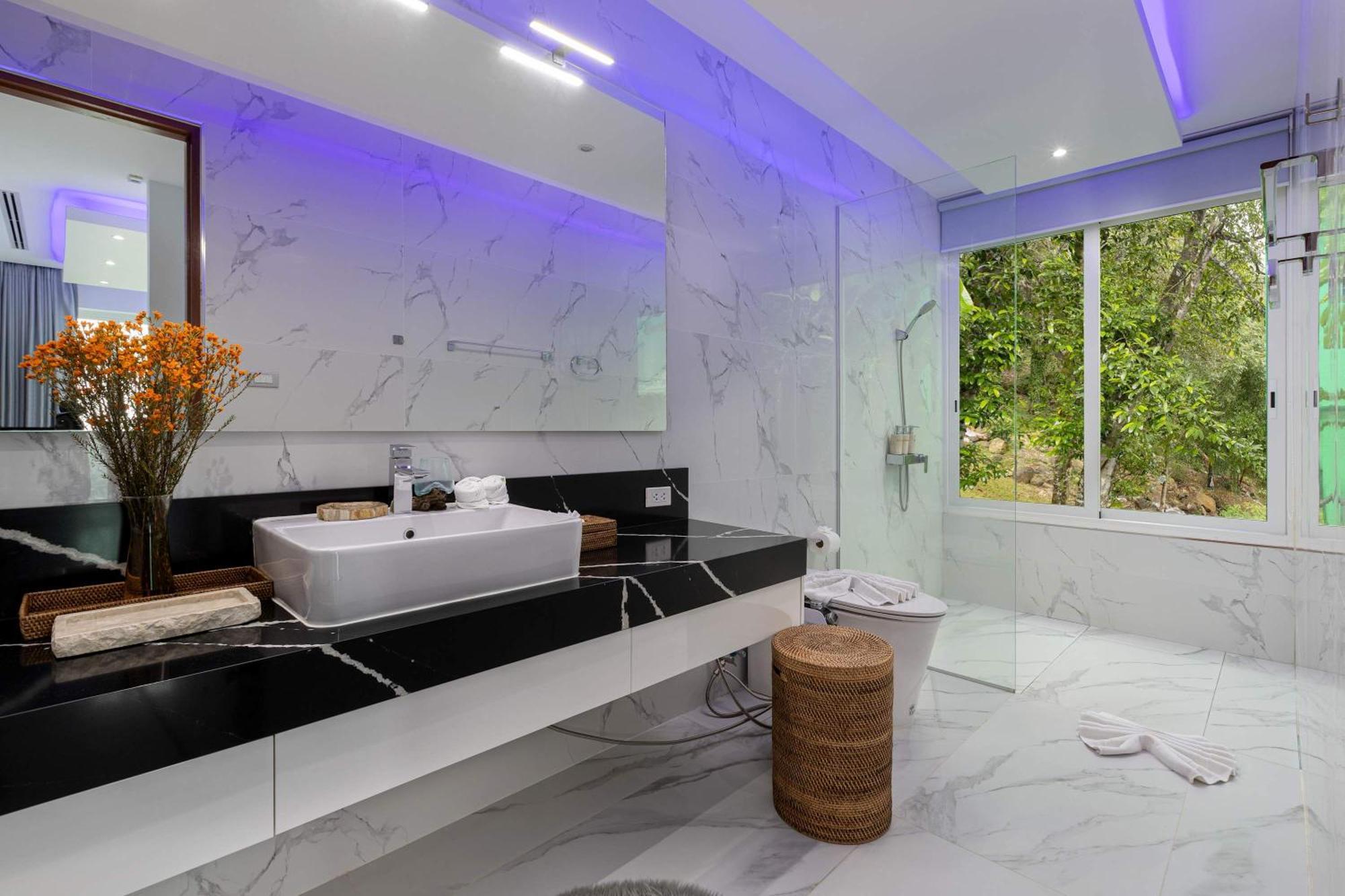 Seaview 10 Bedroom Bangtao Area Villa *