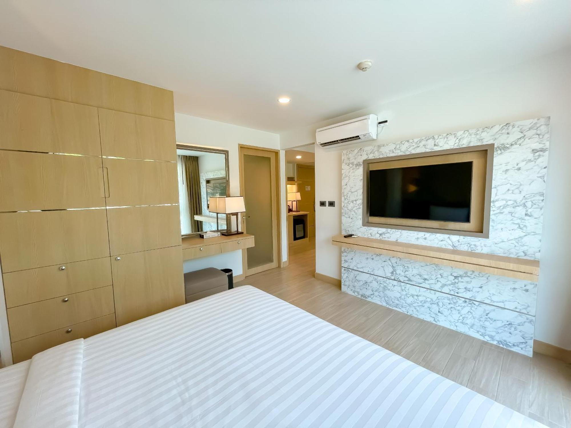 Clarian Hotel