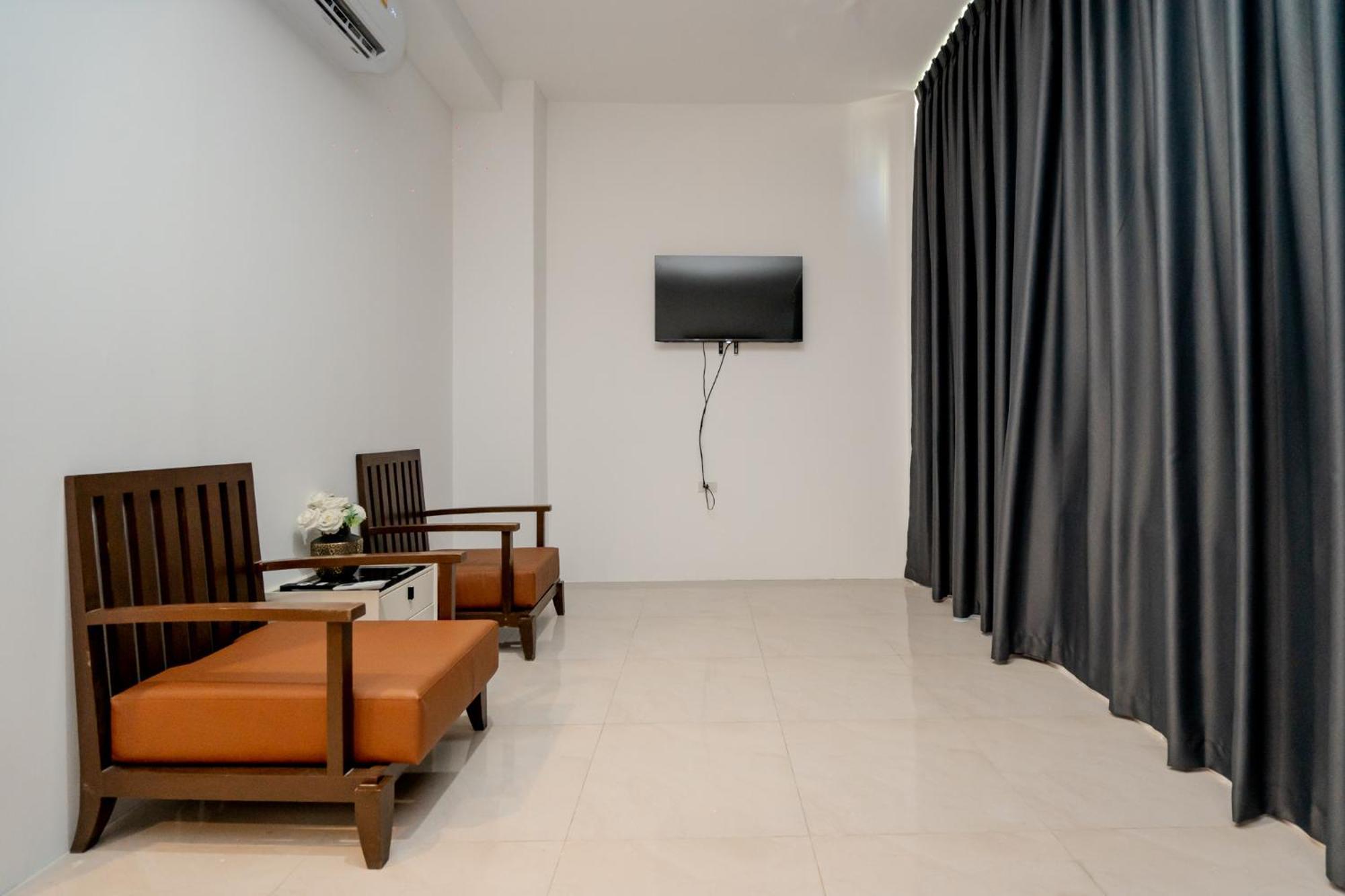 Hotel Golden Manora Bangtao 3*