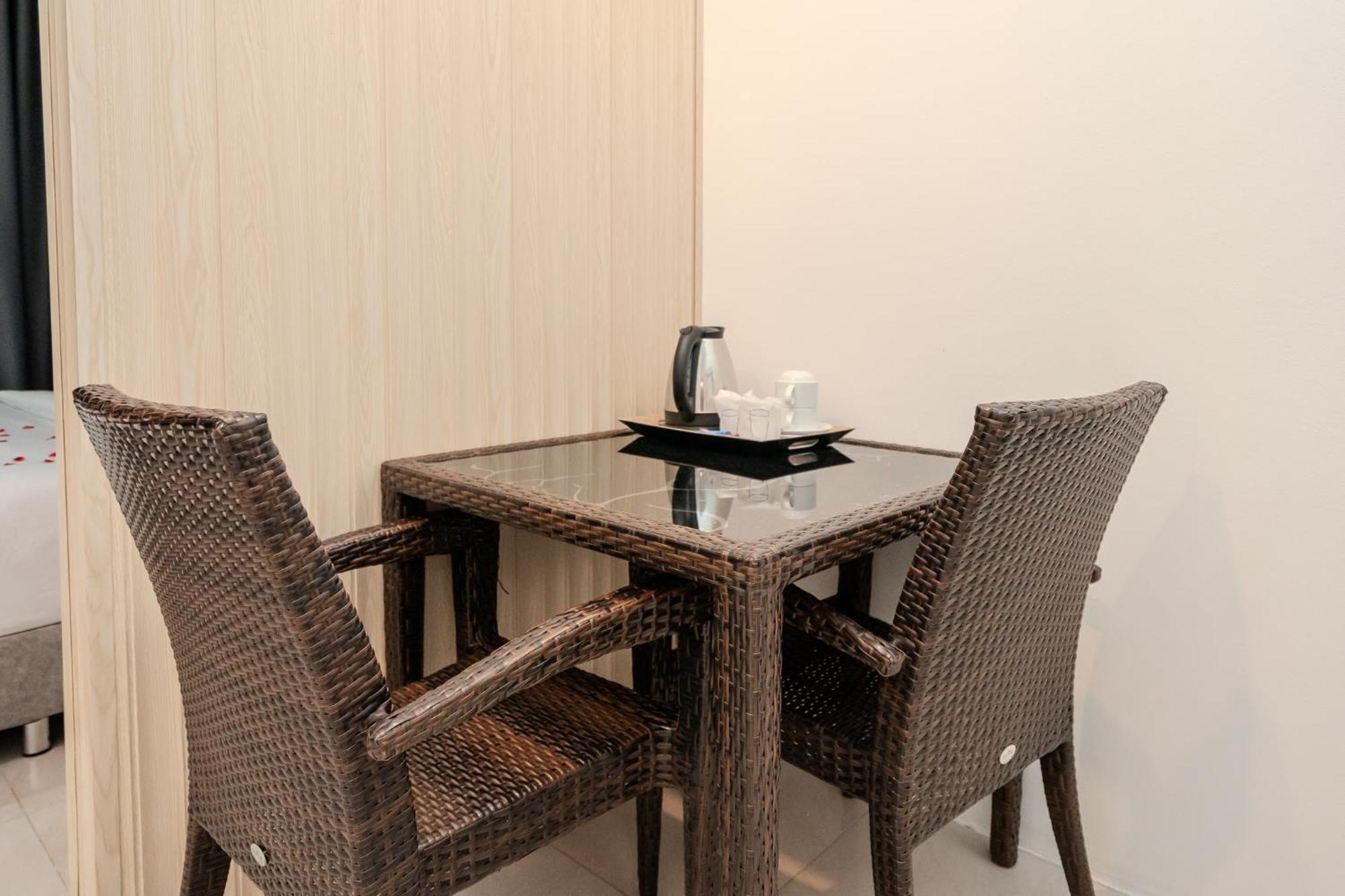 Hotel Golden Manora Bangtao 3*