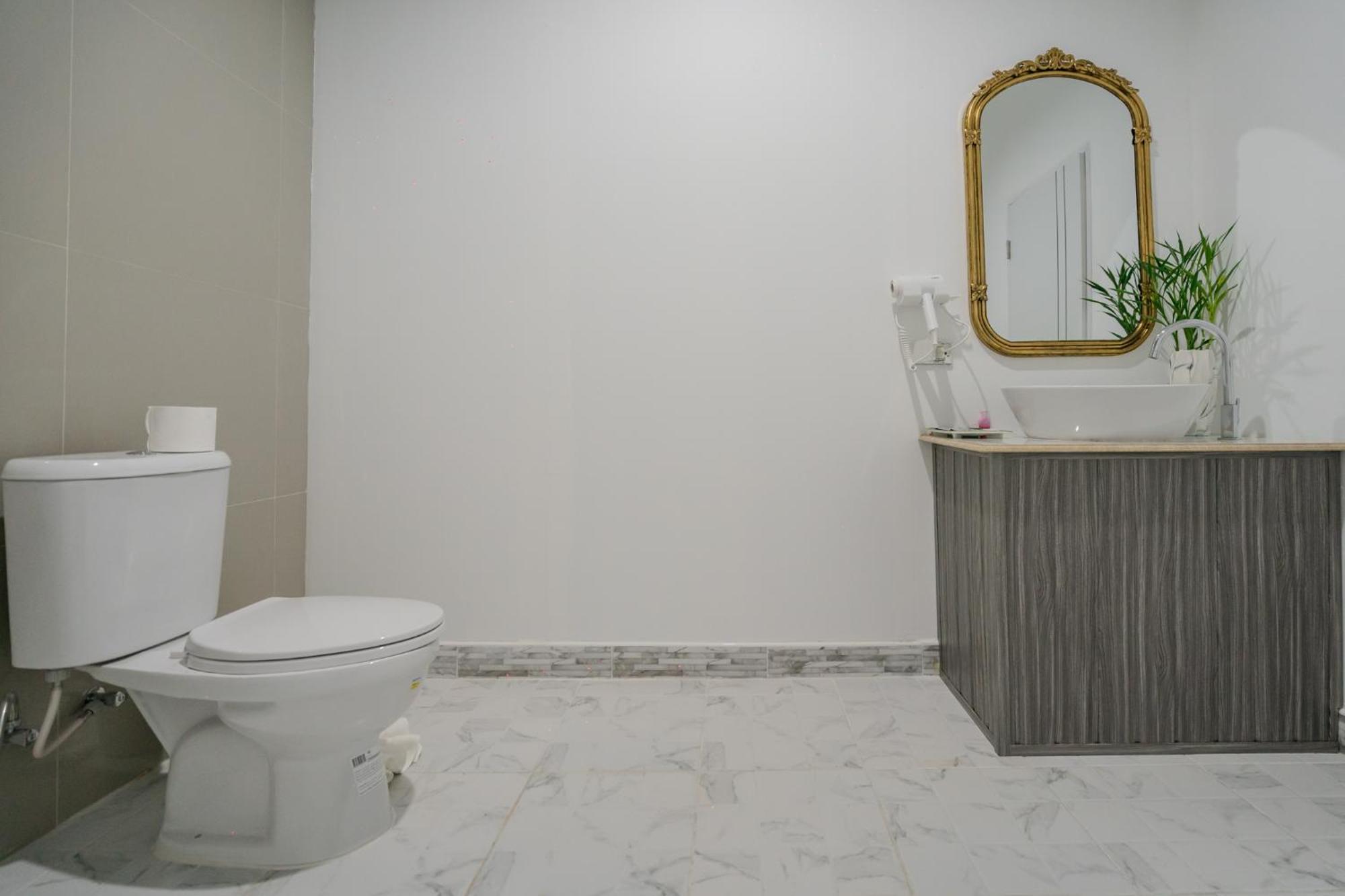 Golden Manora Bangtao Hotel 3*