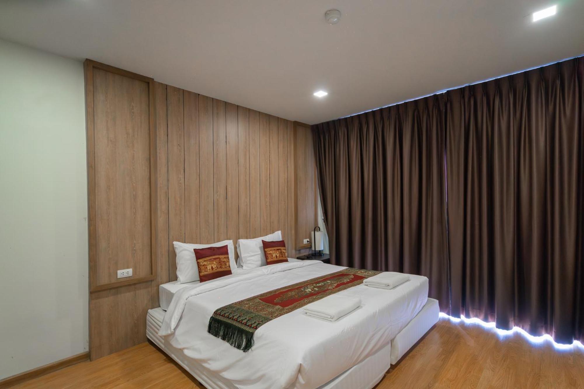 Hotel Golden Manora Bangtao 3*