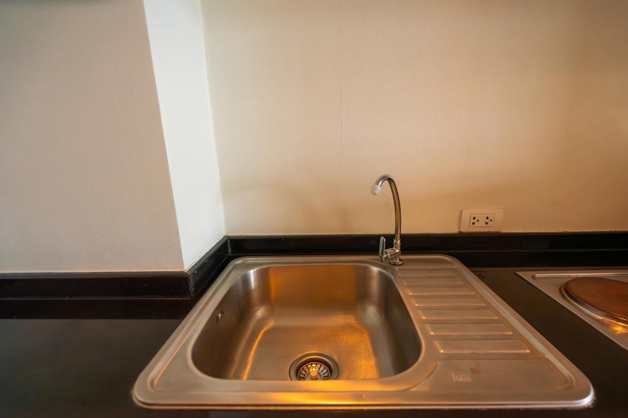Golden Manora Bangtao Hotel