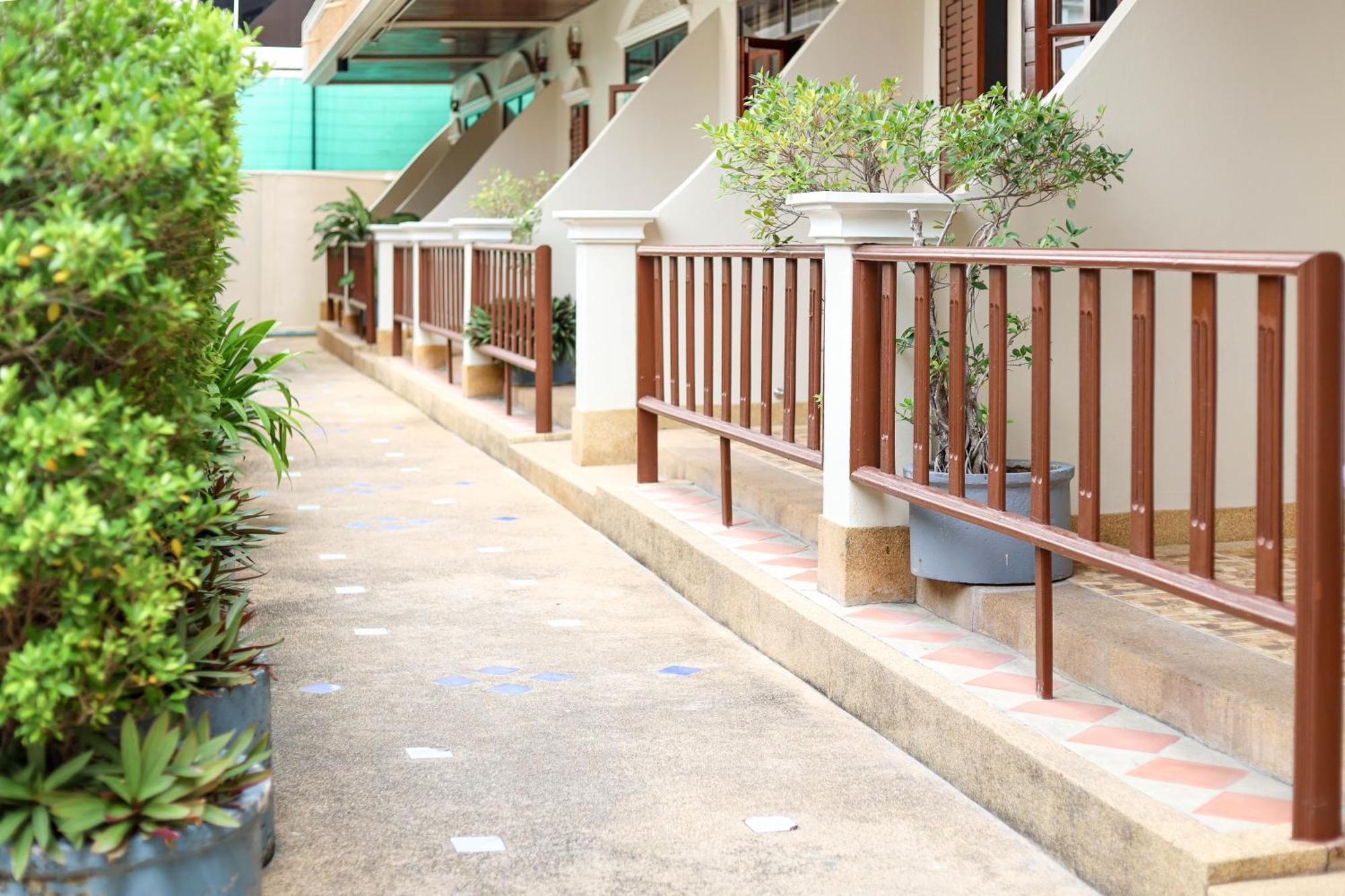 Tony Resort