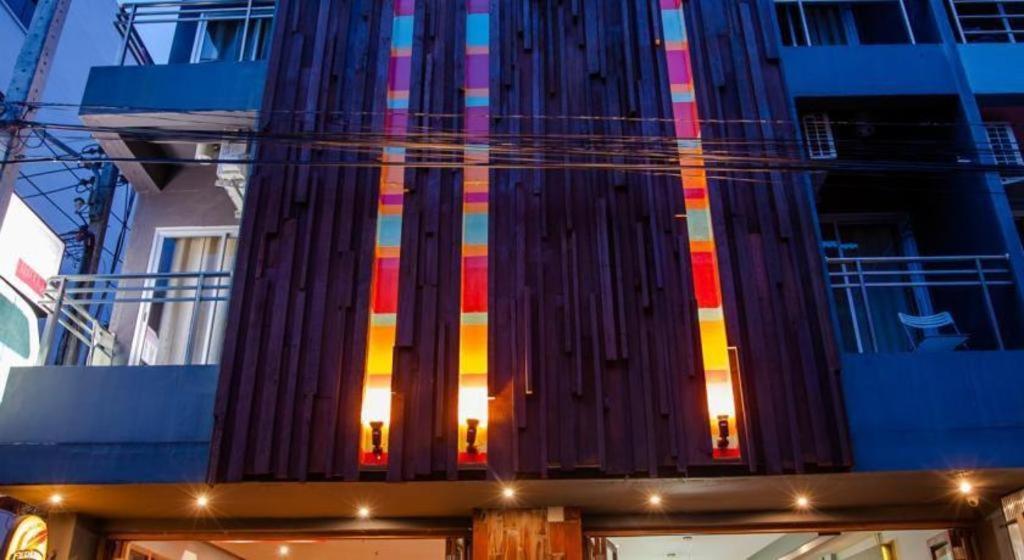 Oyo 292 The Oddy Hip Hotel