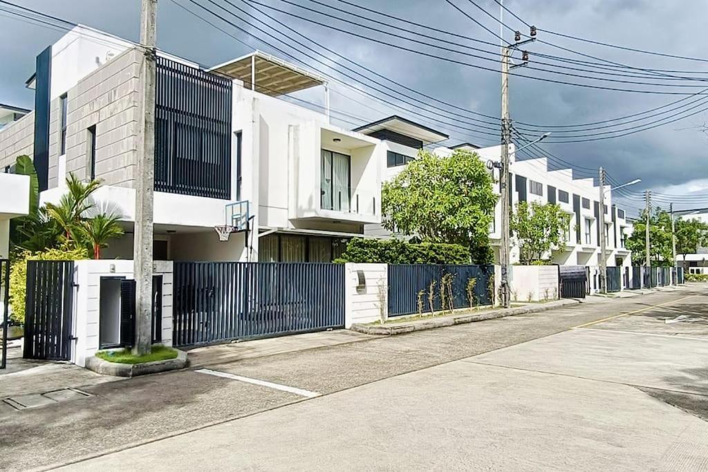 Bangtao 600m Laguna 3bdr 3,5bath With Jacuzzi And Bbq Up To 8 Guests 5 Nights Free Taxi * Phuket