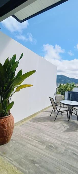 Bangtao 600m Laguna 3bdr 3,5bath With Jacuzzi And Bbq Up To 8 Guests 5 Nights Free Taxi Ferienhaus