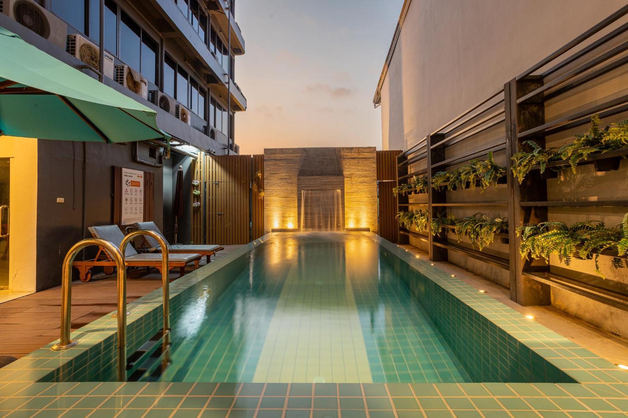 Recenta Style Town Hotel