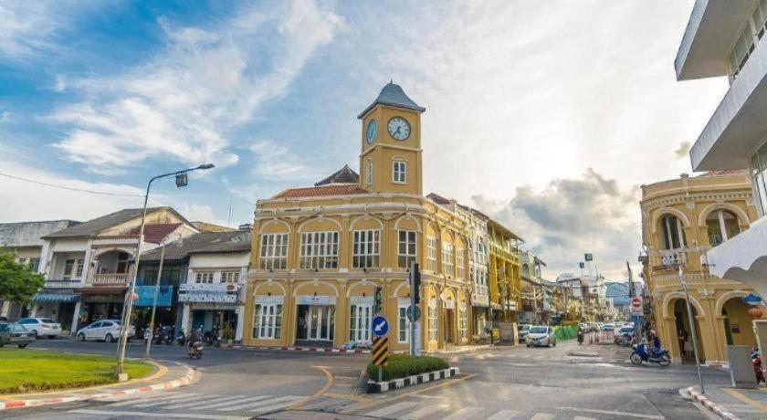 Hotel B2 Phuket Boutique & Budget
