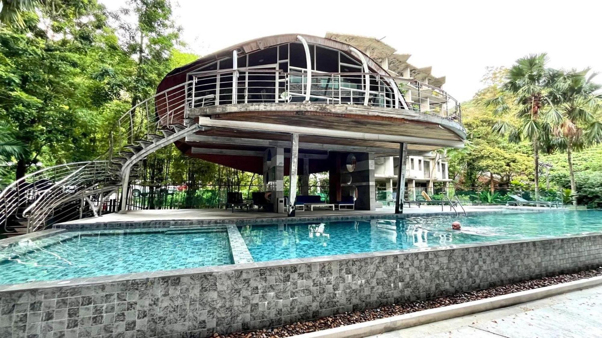 The Oh So Sexy Triple Penthouse-Rare 3-5Br 188M2 *