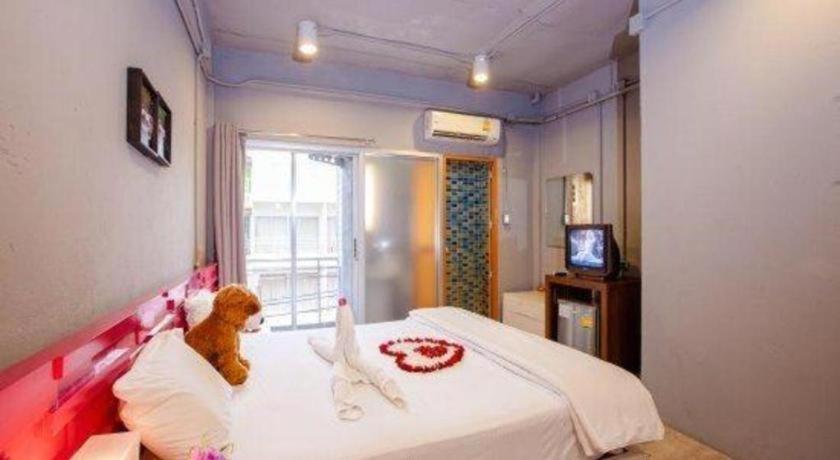 Oyo 292 The Oddy Hip Hotel