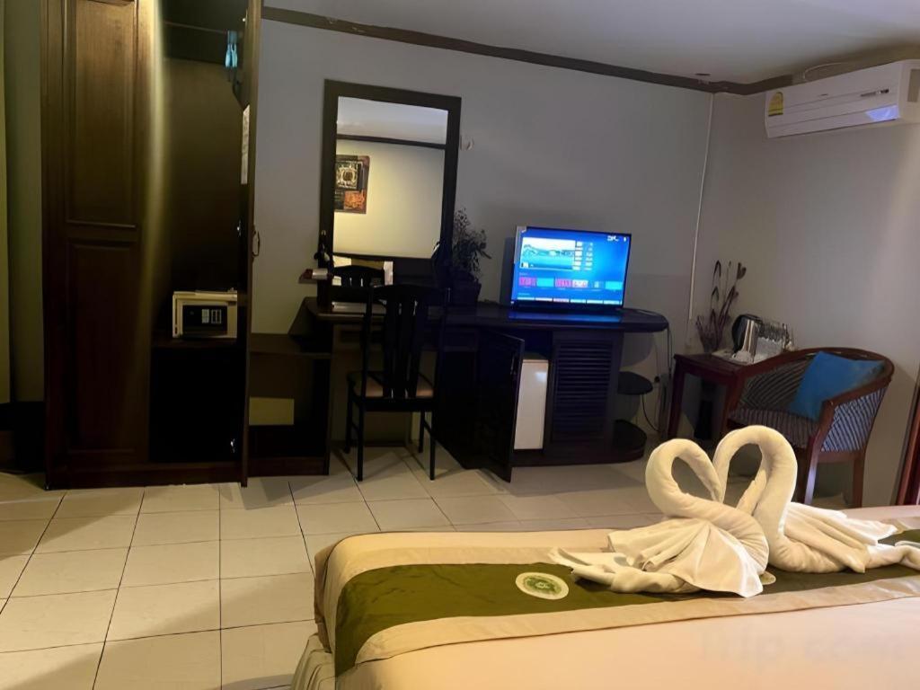 The 2* Patong