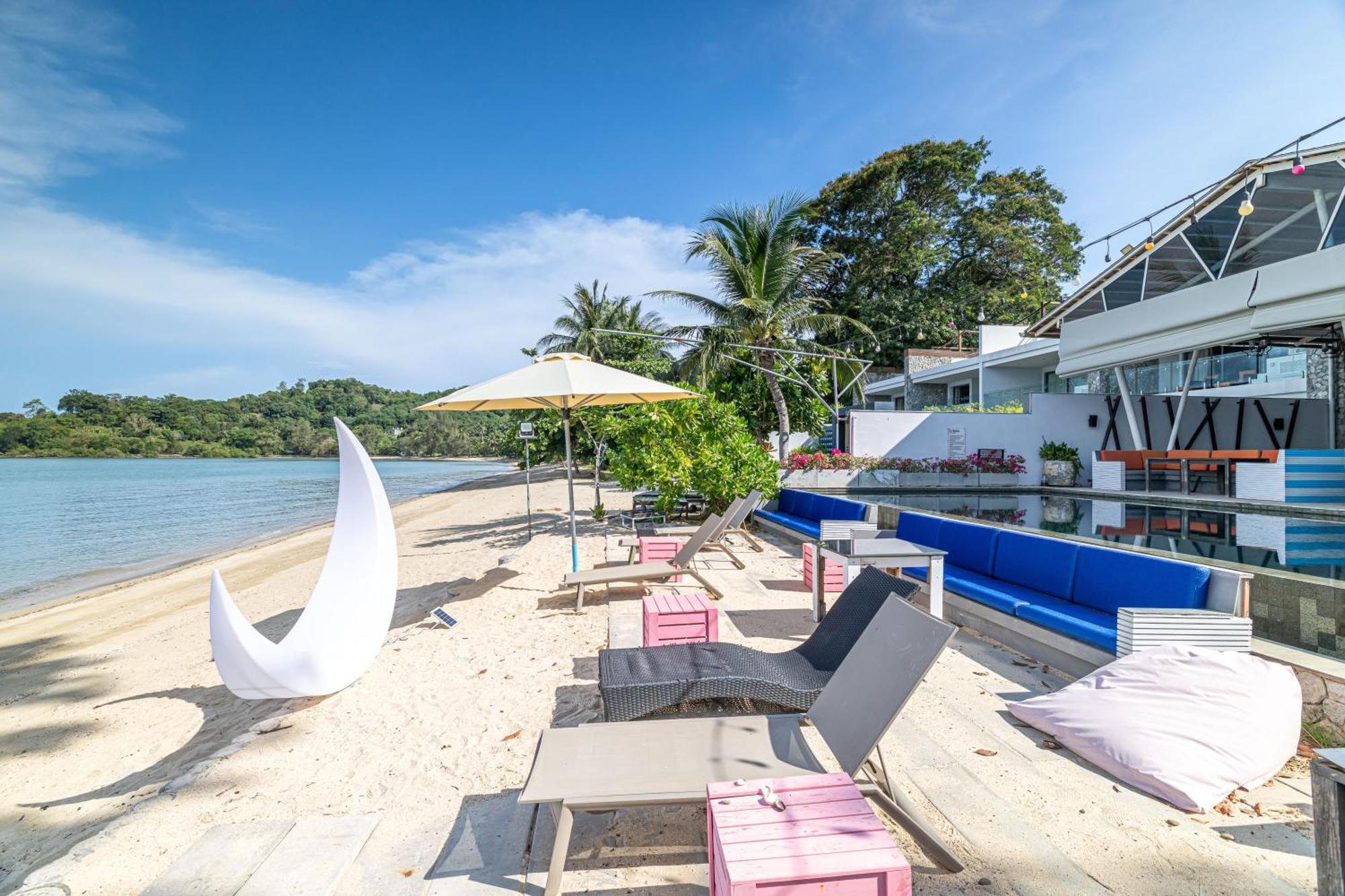 Moonlit Bay Seaview & Villa *