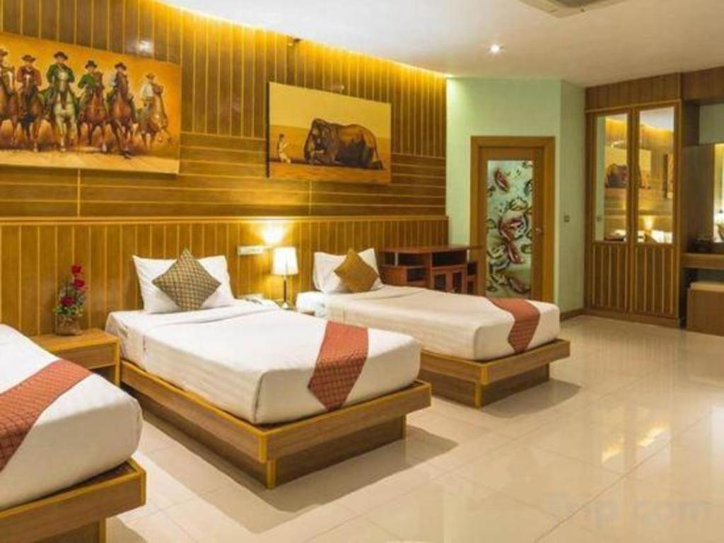 Hotel Azure Phuket 3*