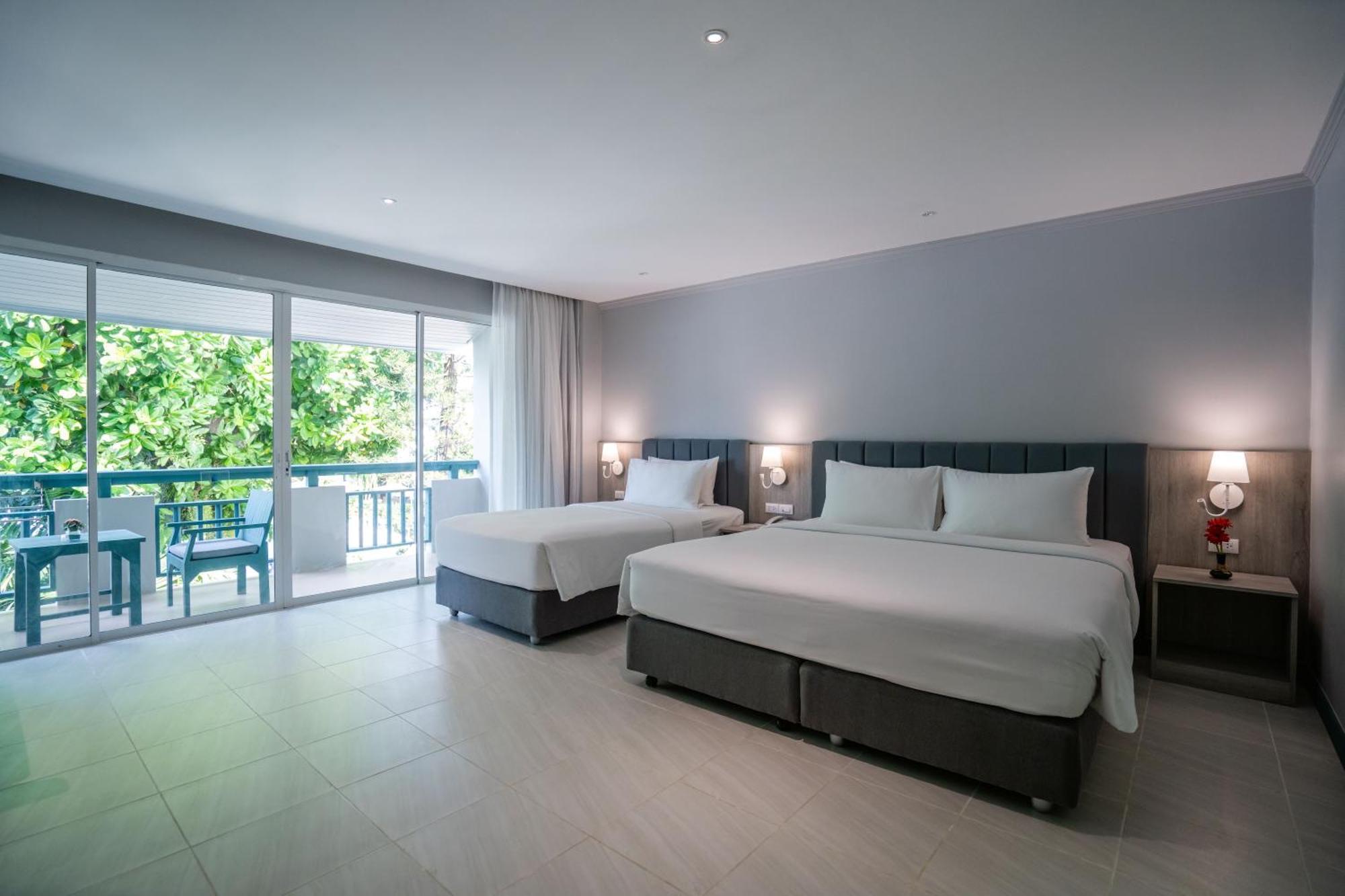 Phuket Island View - Sha Extra 4*