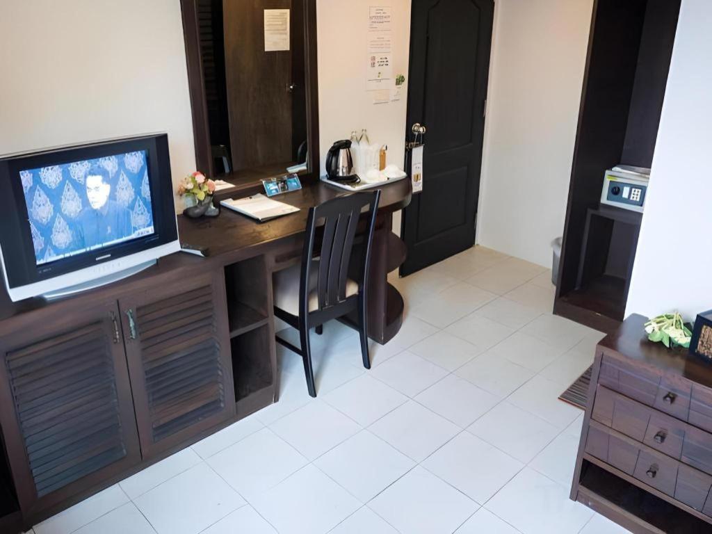 The Hotel 2*
