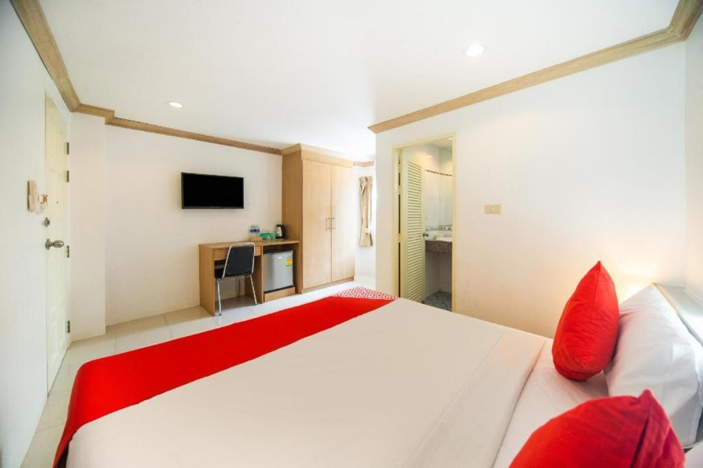 Oyo 232 Hometel 3*