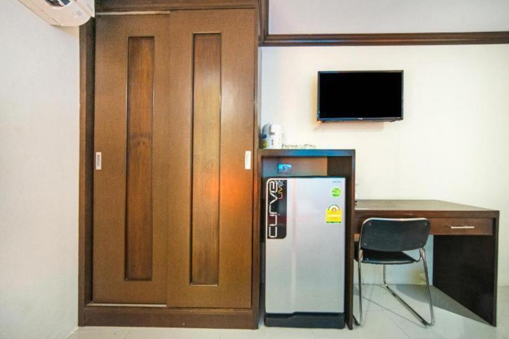 Oyo 232 Hometel Patong