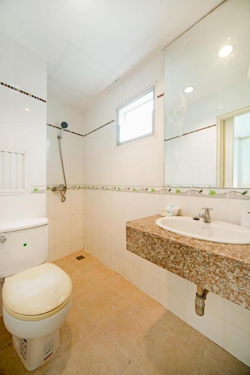 Oyo 232 Hometel Hotel Patong