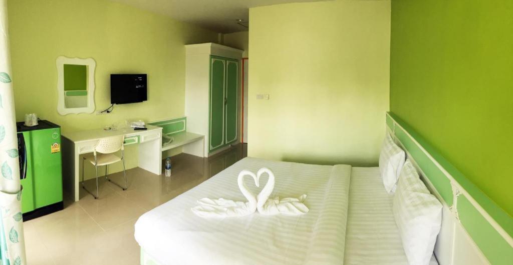 Holland Hotel Phuket