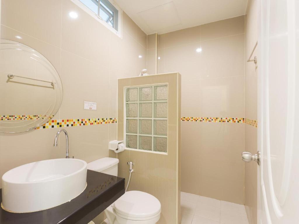 Holland Hotel Phuket