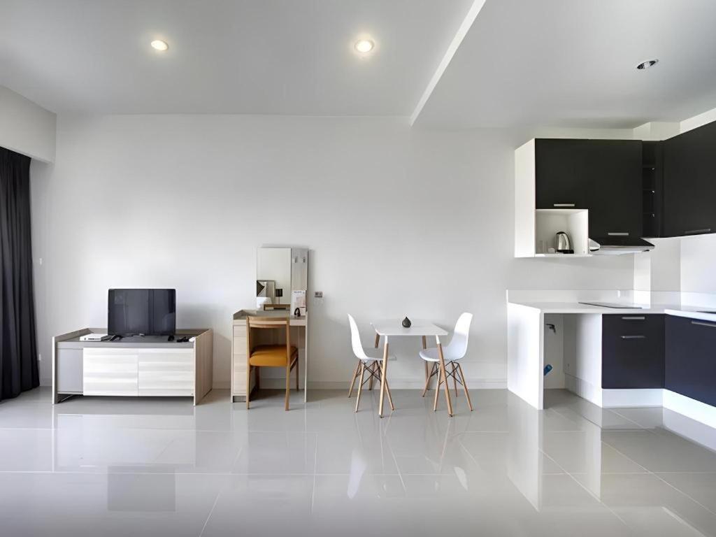 Chic Residences At Hotel