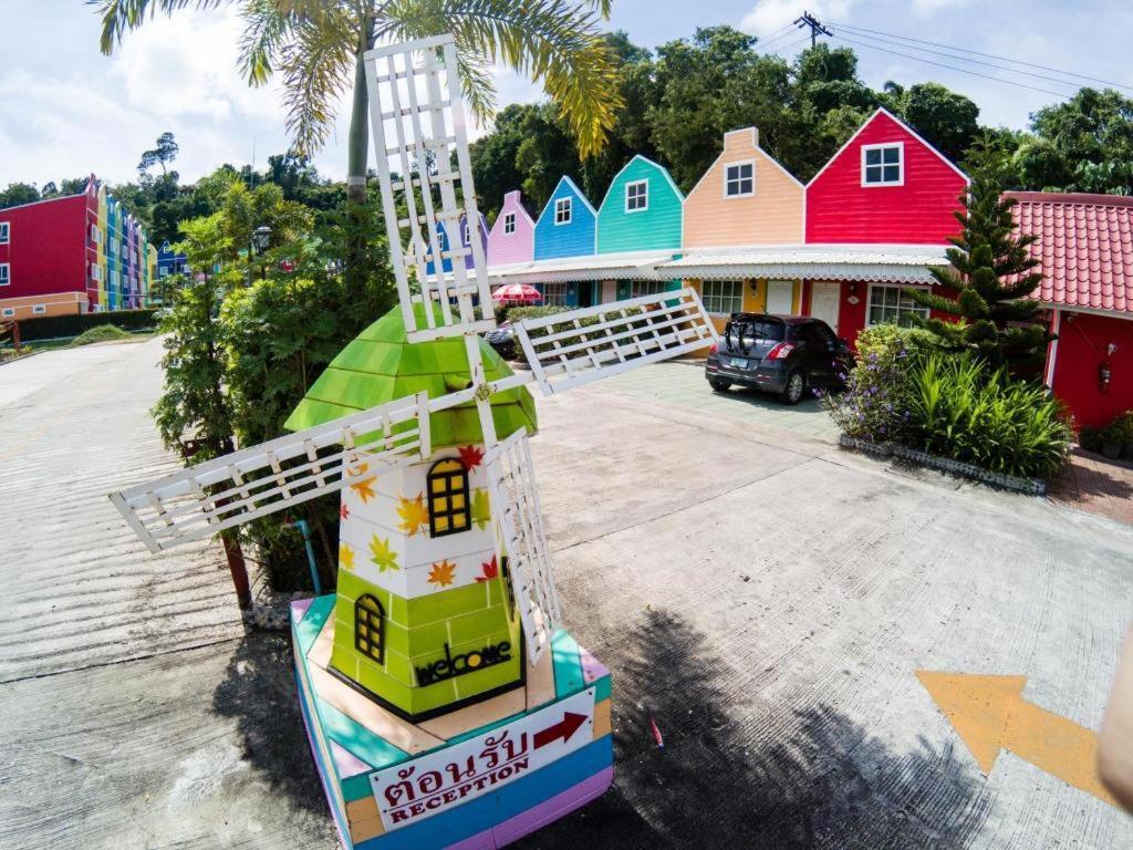 Holland Hotel Phuket