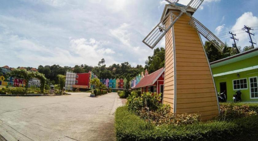 Holland Hotel Phuket