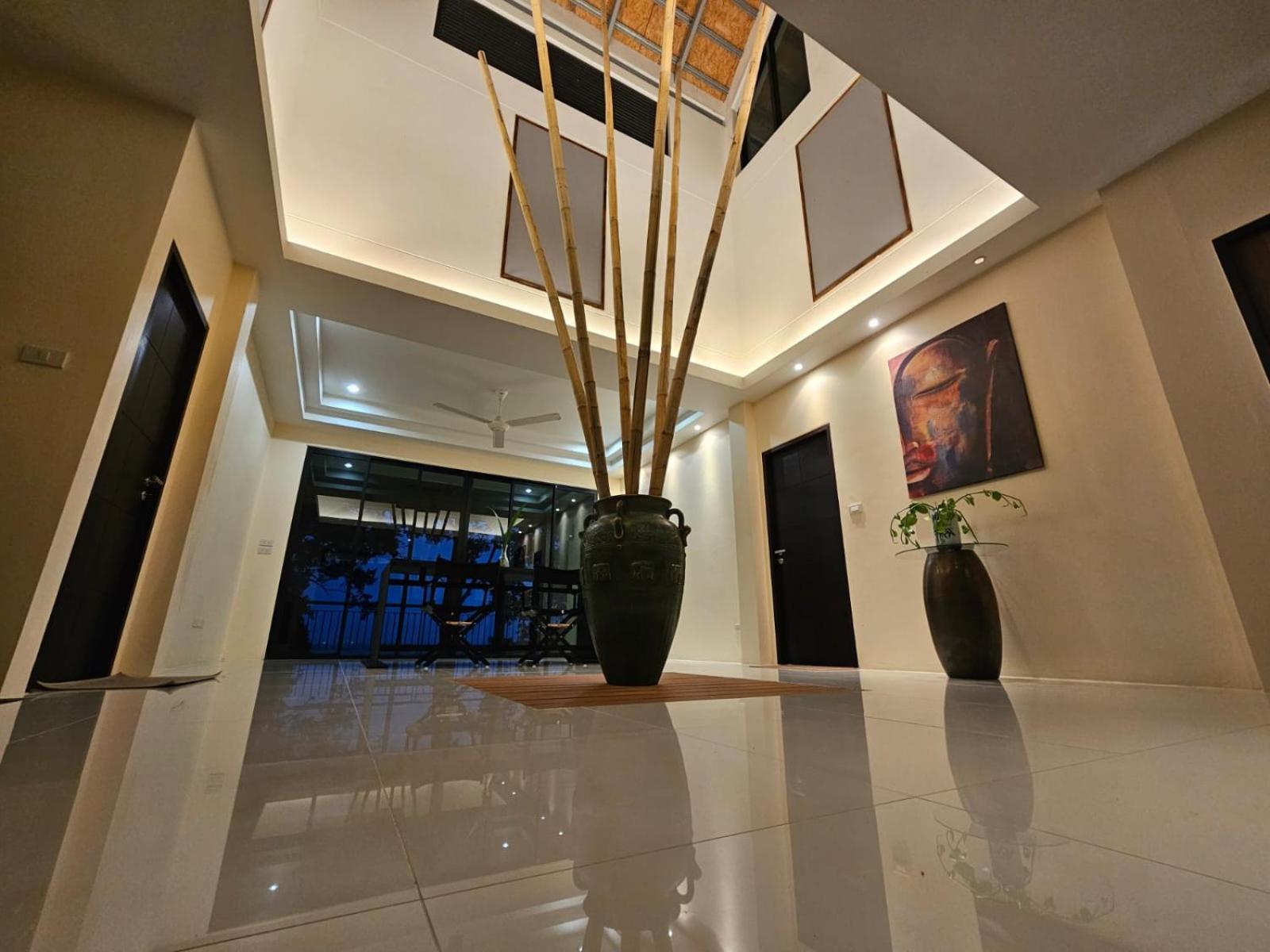 Villa Beachfront In Rawai