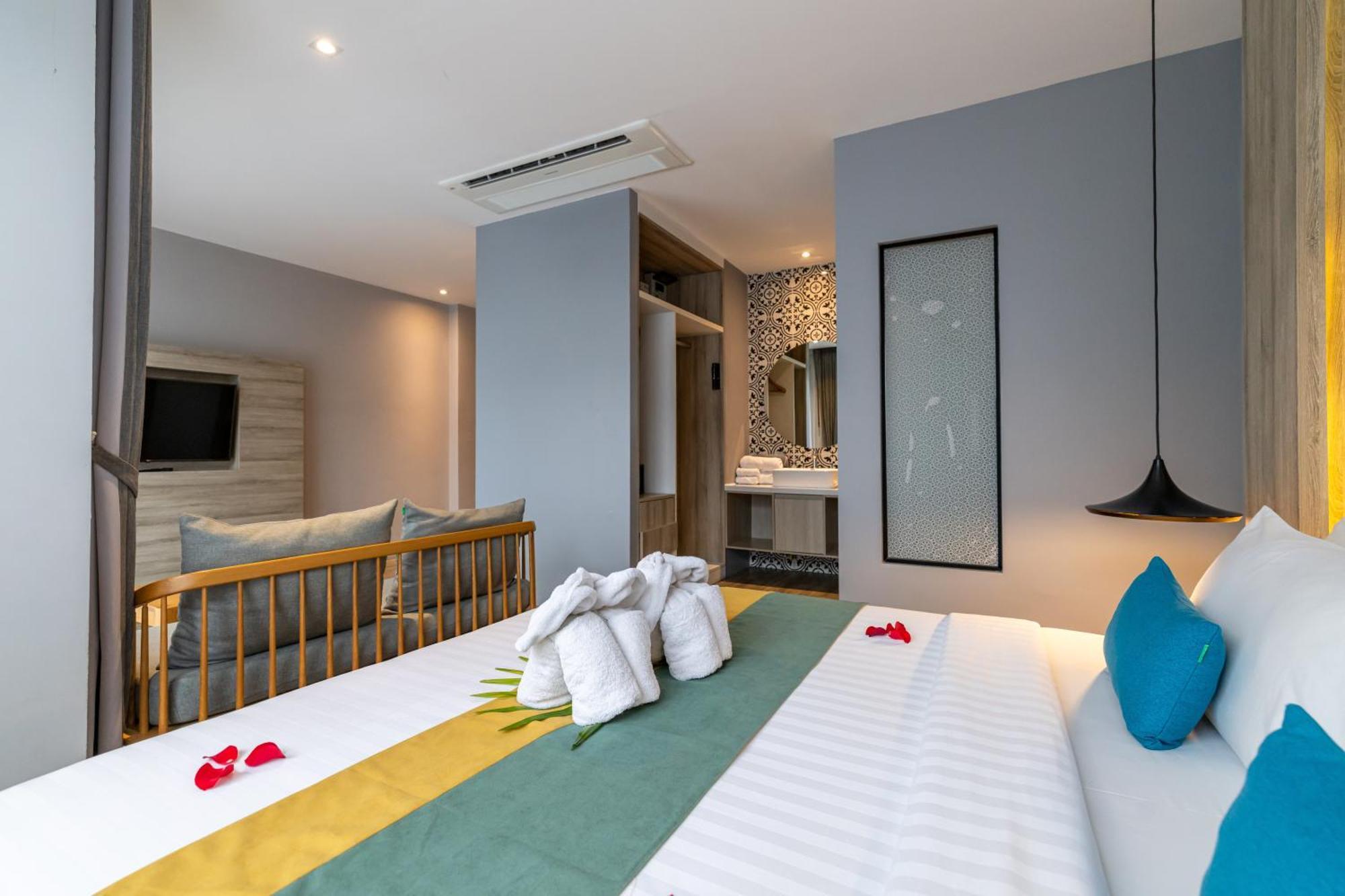 Hotel Antiya Phuket
