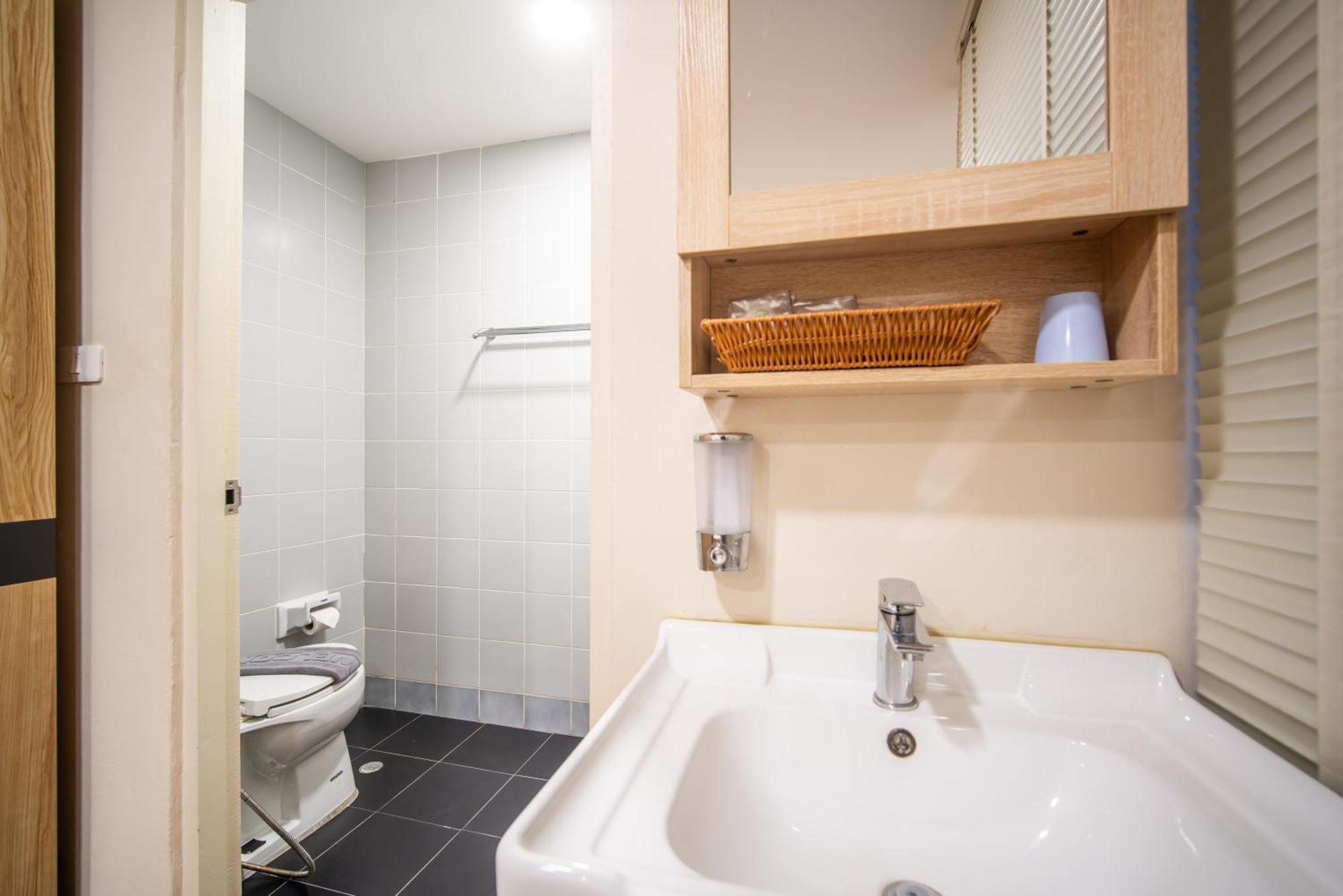 Tower Superior Seaview 4br210 Apartment *