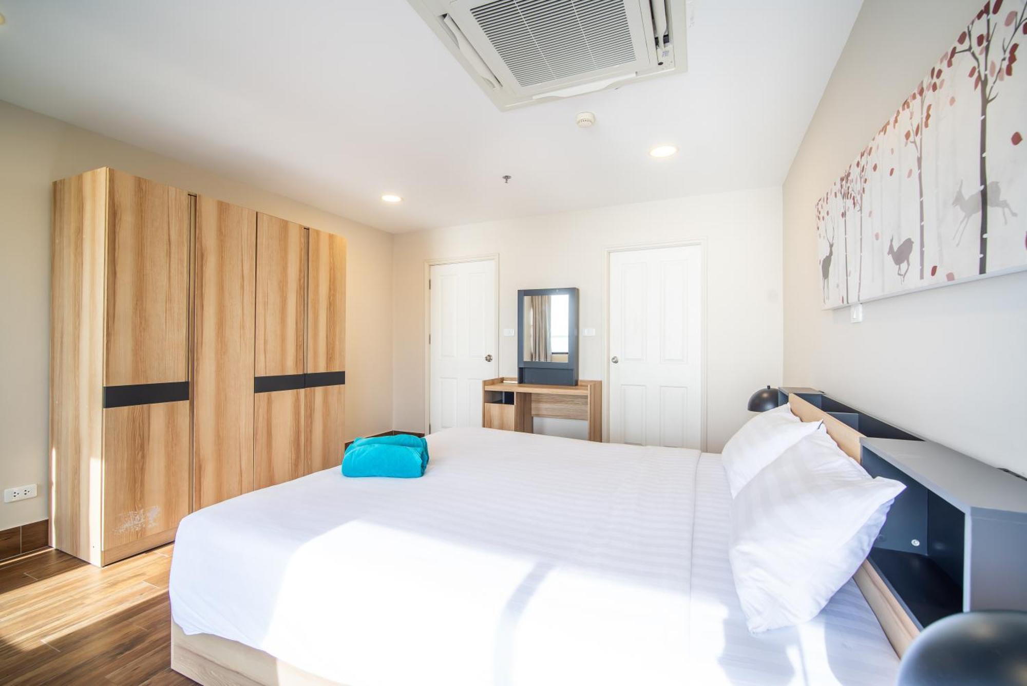 Tower Superior Seaview 4br210 Apartment