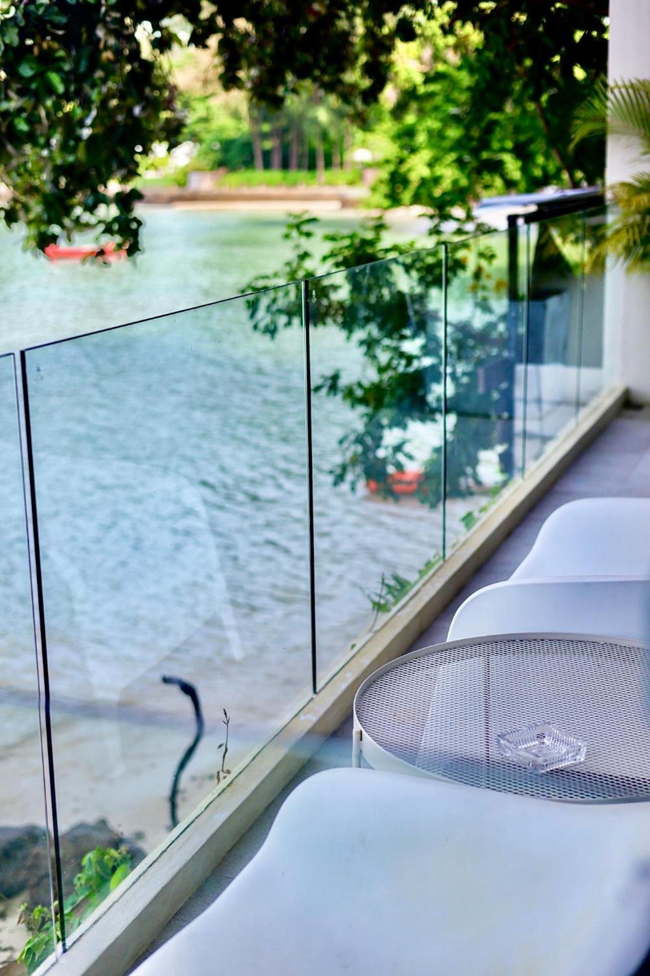 Appartement Tri Trang Beachfront With Stunning Views