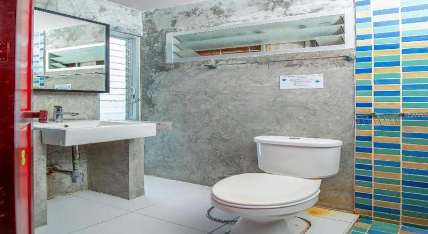 Oyo 292 The Oddy Hip Hotel