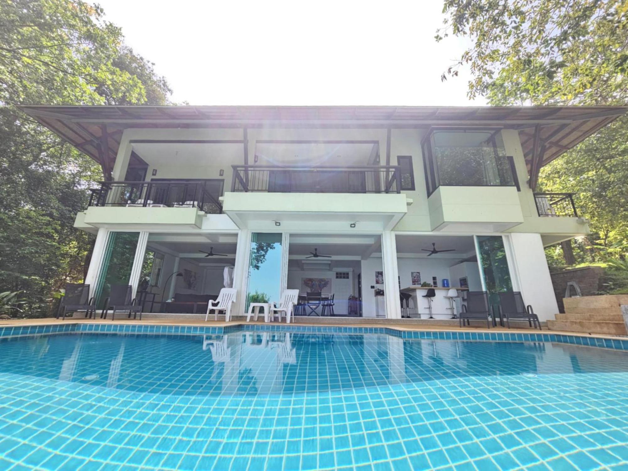 Villa Beachfront In Rawai Phuket