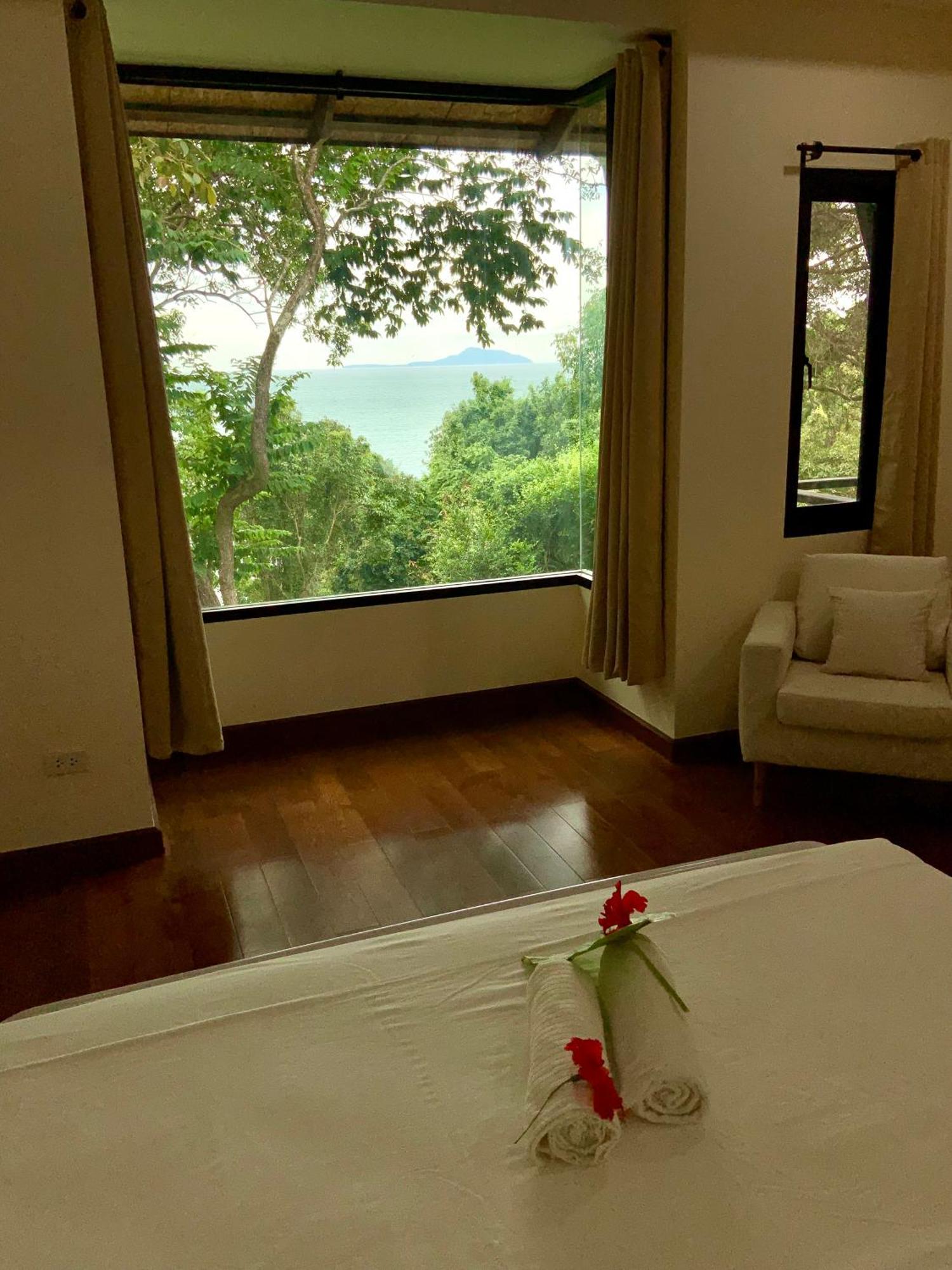 Villa Beachfront In Rawai *