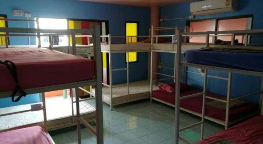Oyo 586 I Hostel *