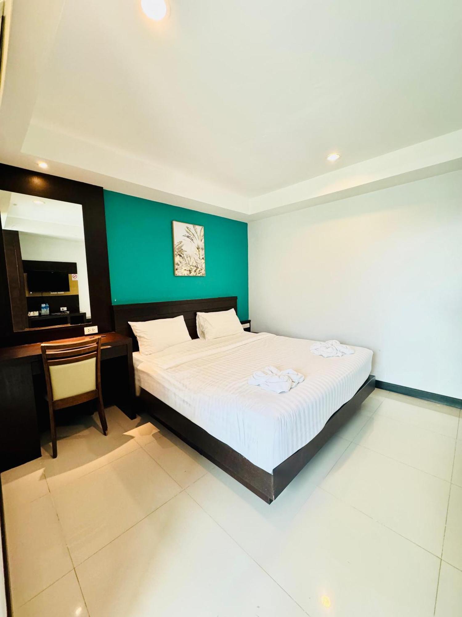 Hotel La Casa Patong