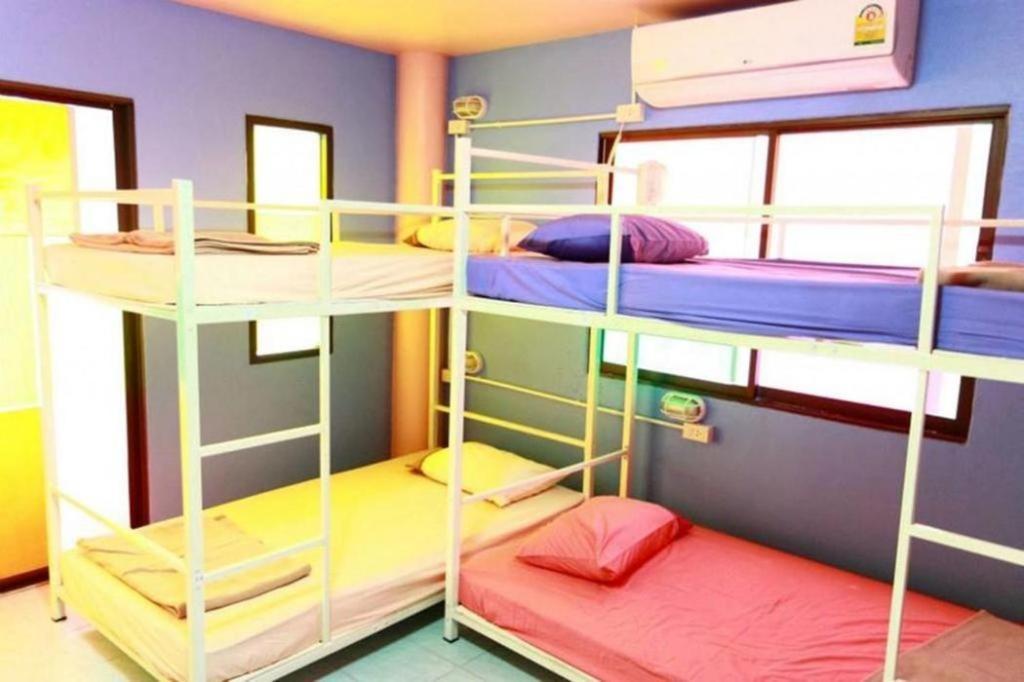 Hostel Oyo 586 I