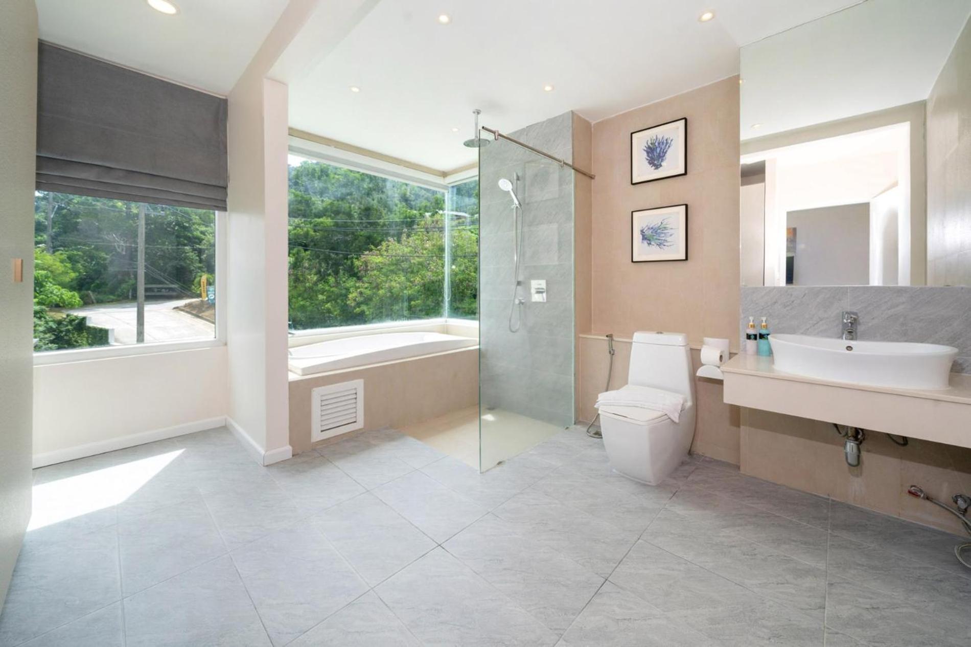 Apartment Private Sea View With Jacuzzi At Baycliff *