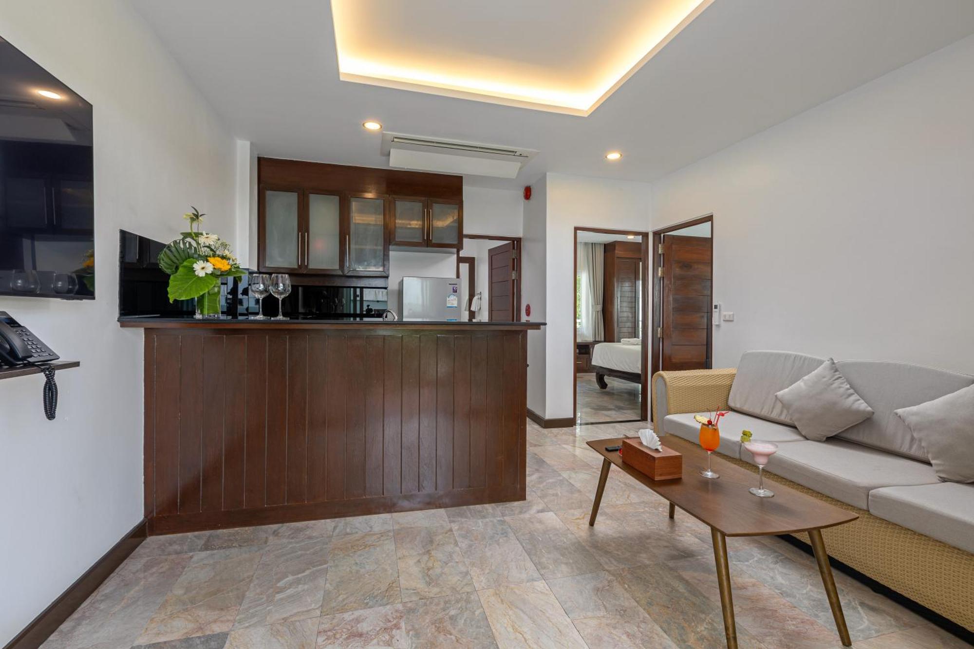 Phunawa Phuket - Sha Resort Karon
